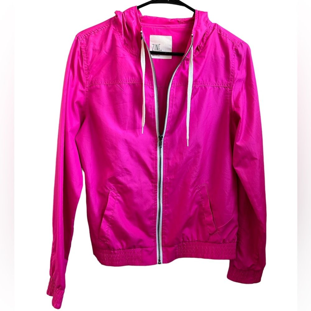Women’s pink lightweight zip up windbreaker size Medium